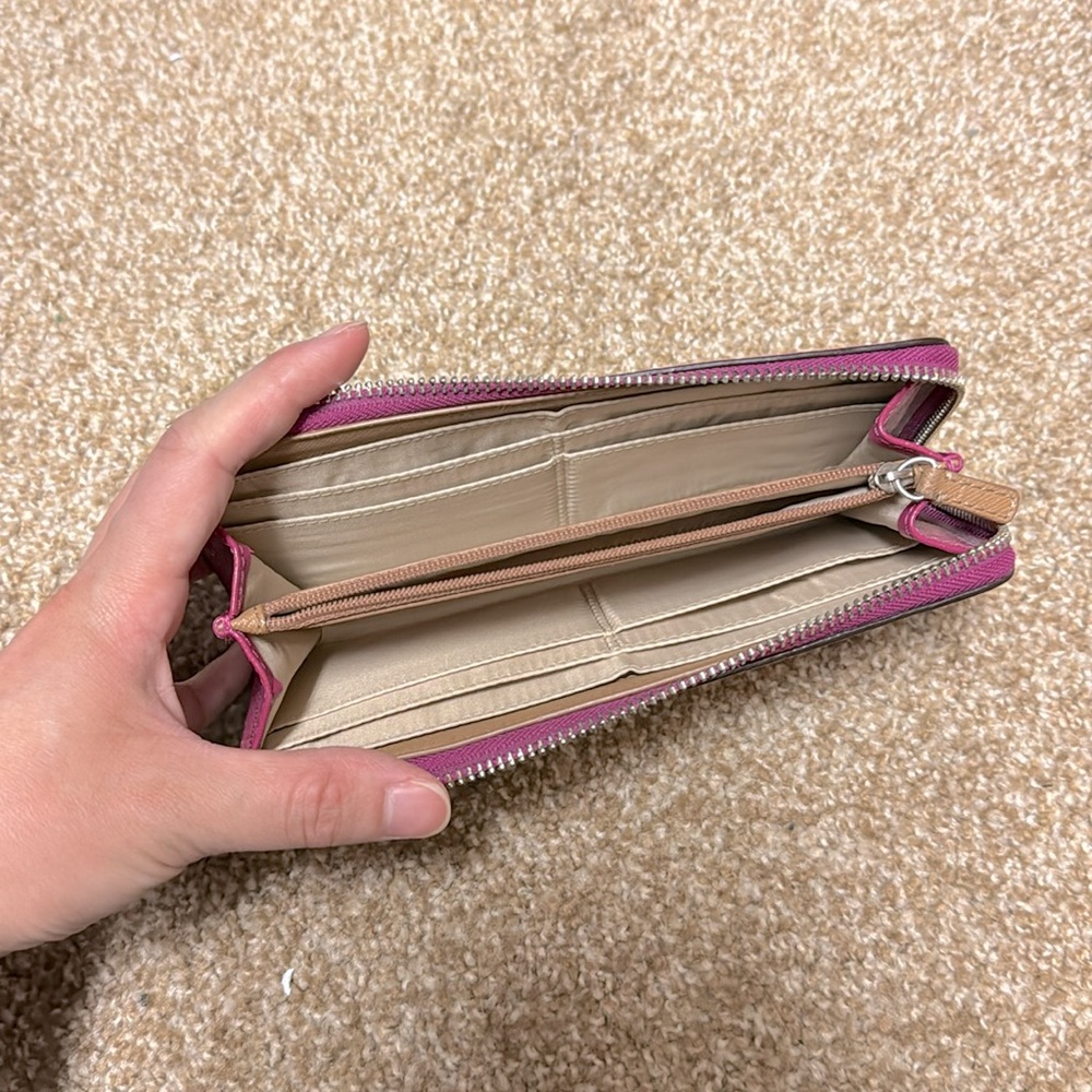 Coach Darcy Patent Leather Zip Wallet - Picture 3 of 4